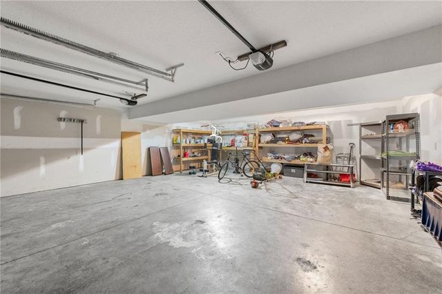 1405 NE 196th Street, Smithville, MO 64089