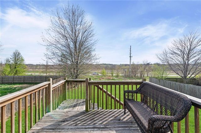 1405 NE 196th Street, Smithville, MO 64089