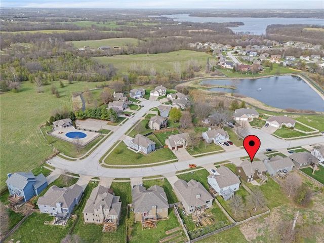 1405 NE 196th Street, Smithville, MO 64089