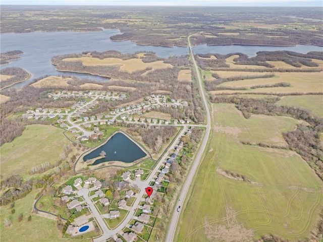 1405 NE 196th Street, Smithville, MO 64089