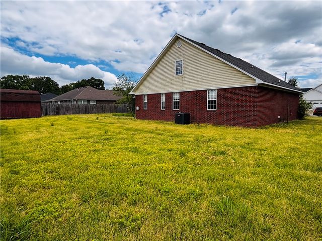 104 Cheyenne Lane, Clarksville, AR 72830