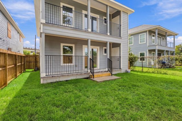 8707 Westcott Road A B, Houston, TX 77016