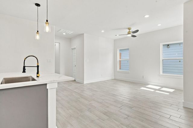 8707 Westcott Road A B, Houston, TX 77016