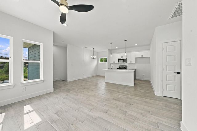 8707 Westcott Road A B, Houston, TX 77016