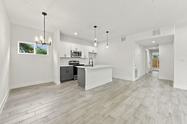 8707 Westcott Road A B, Houston, TX 77016