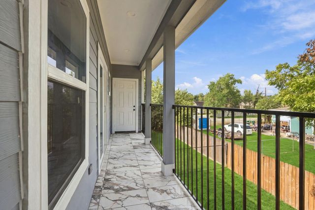 8707 Westcott Road A B, Houston, TX 77016