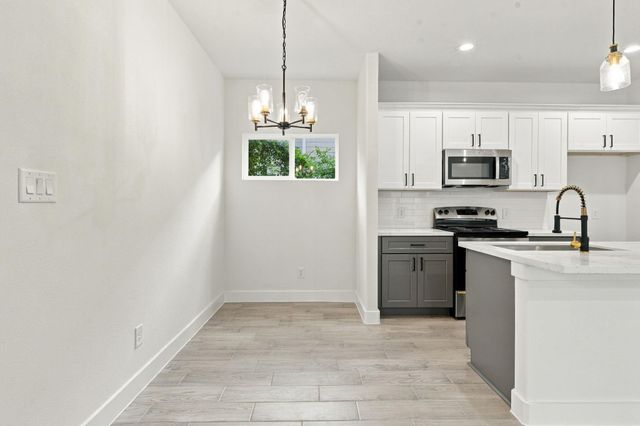 8707 Westcott Road A B, Houston, TX 77016