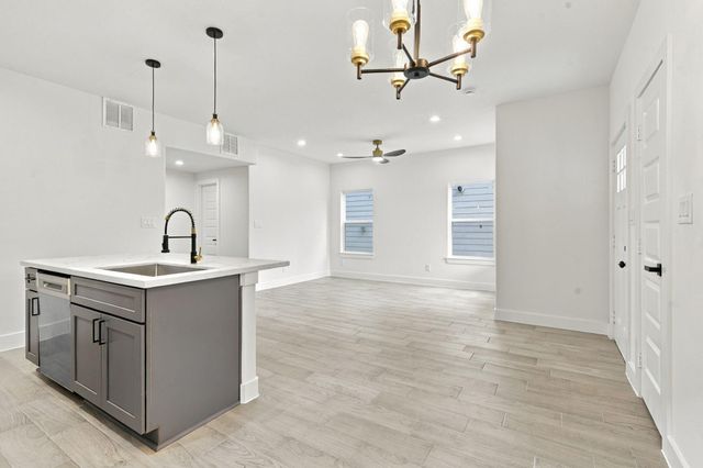 8707 Westcott Road A B, Houston, TX 77016