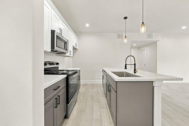 8707 Westcott Road A B, Houston, TX 77016