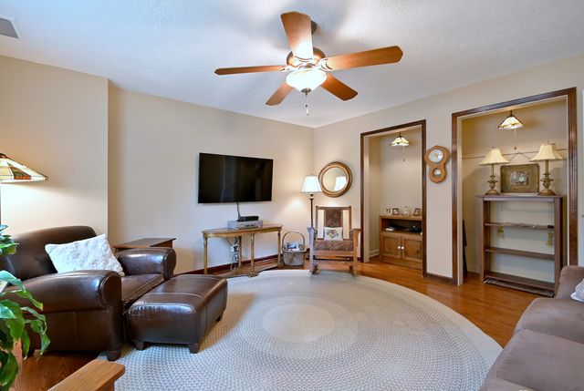 3946 Gilbert Avenue, Western Springs, IL 60558