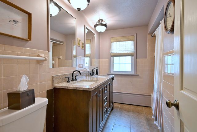3946 Gilbert Avenue, Western Springs, IL 60558
