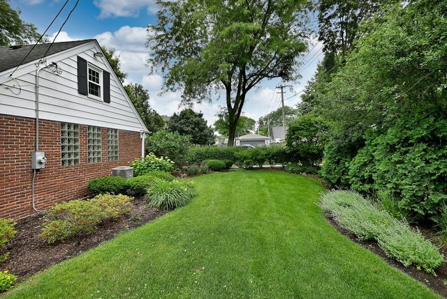 3946 Gilbert Avenue, Western Springs, IL 60558
