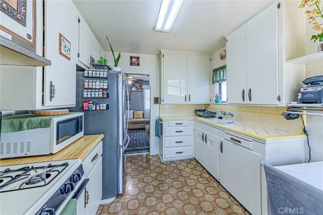 1060 S Rebecca, Pomona, CA 91766