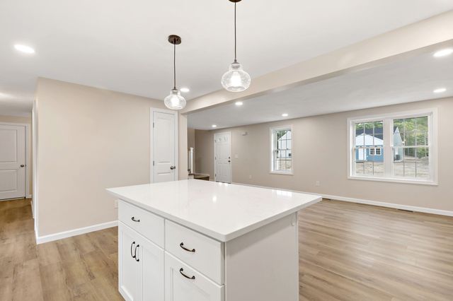 4 Lady Bug Ln, Plymouth, MA 02360