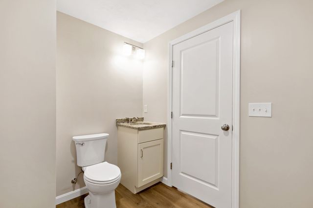 4 Lady Bug Ln, Plymouth, MA 02360