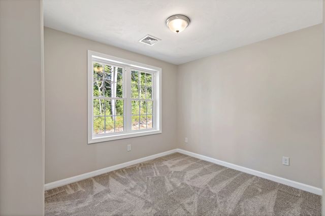 4 Lady Bug Ln, Plymouth, MA 02360
