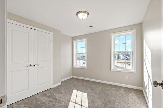 4 Lady Bug Ln, Plymouth, MA 02360