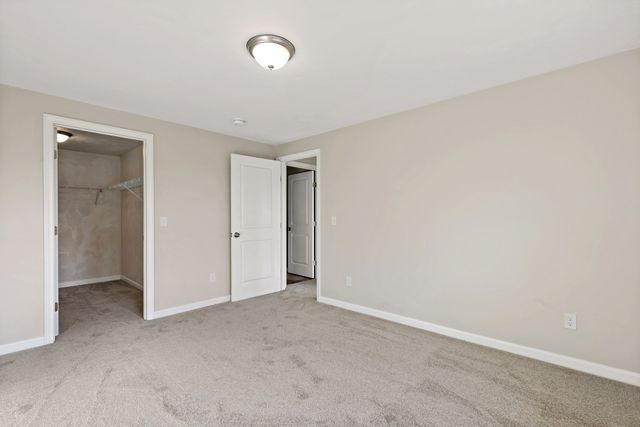 4 Lady Bug Ln, Plymouth, MA 02360