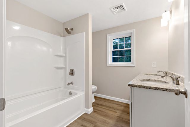 4 Lady Bug Ln, Plymouth, MA 02360