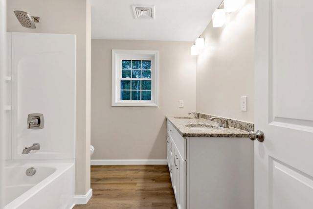 4 Lady Bug Ln, Plymouth, MA 02360