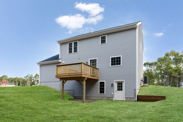 4 Lady Bug Ln, Plymouth, MA 02360