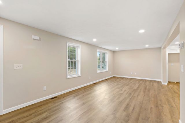 4 Lady Bug Ln, Plymouth, MA 02360