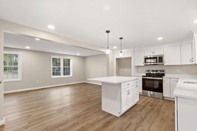 4 Lady Bug Ln, Plymouth, MA 02360