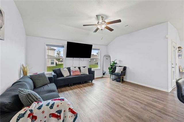 710 Hidden Meadows Drive, Paola, KS 66071