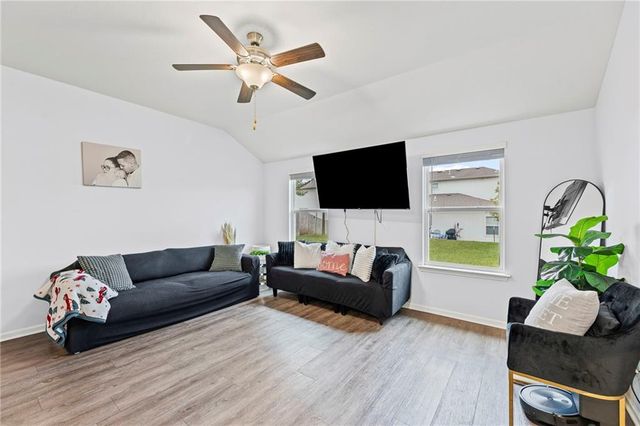 710 Hidden Meadows Drive, Paola, KS 66071