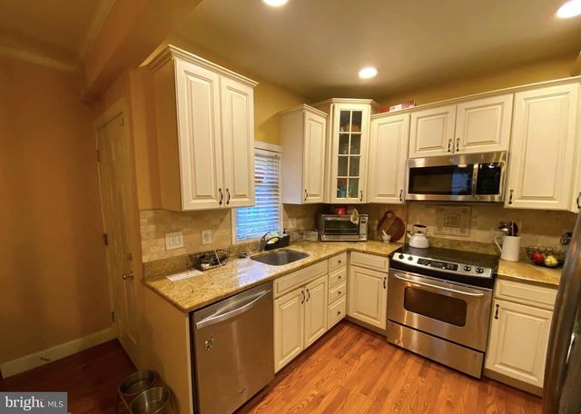 130 MANTON ST, Philadelphia, PA 19147