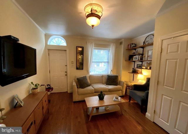 130 MANTON ST, Philadelphia, PA 19147