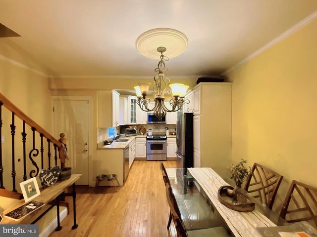 130 MANTON ST, Philadelphia, PA 19147