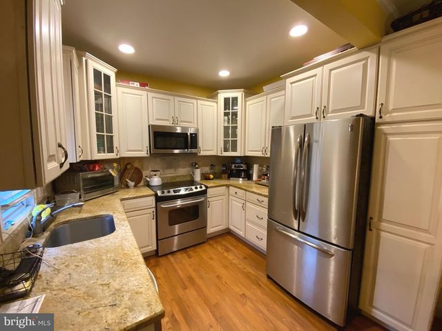 130 MANTON ST, Philadelphia, PA 19147