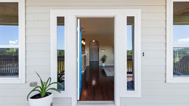 1133 E Meyer Road, Seabrook, TX 77586