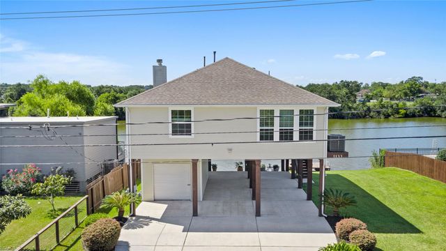 1133 E Meyer Road, Seabrook, TX 77586