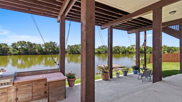 1133 E Meyer Road, Seabrook, TX 77586