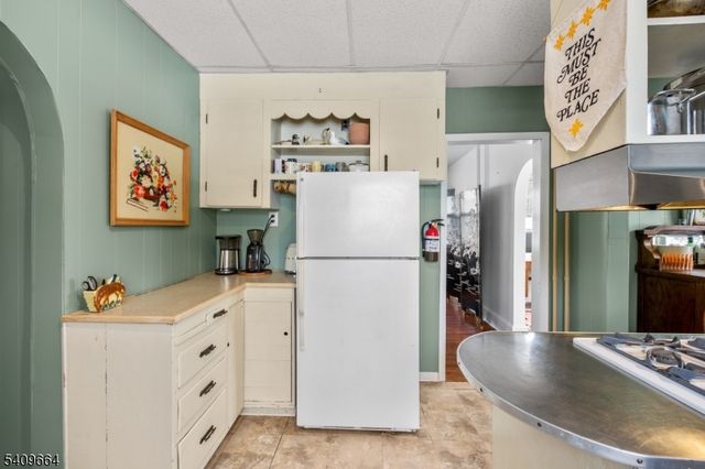 37 Van Duyn Dr, Ewing Twp., NJ 08618