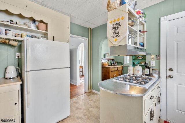 37 Van Duyn Dr, Ewing Twp., NJ 08618