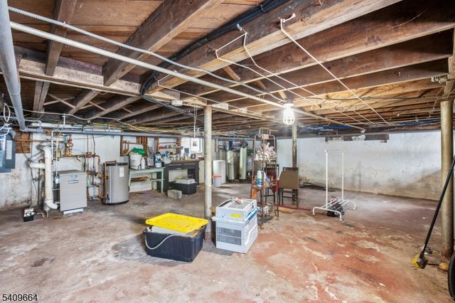 37 Van Duyn Dr, Ewing Twp., NJ 08618