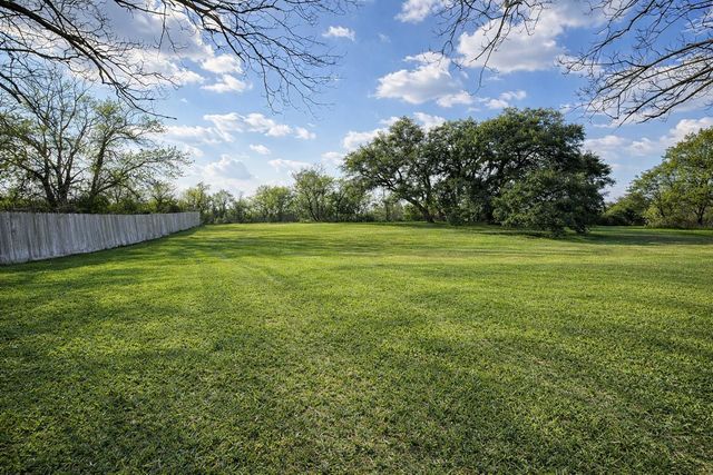 1037 Pecan Valley, Wharton, TX 77488