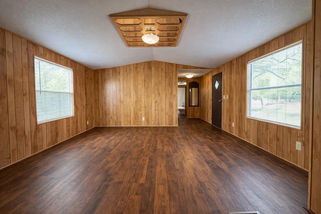 1037 Pecan Valley, Wharton, TX 77488