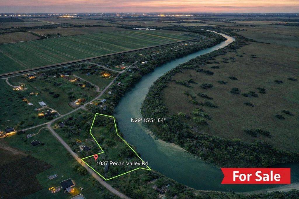 1037 Pecan Valley, Wharton, TX 77488