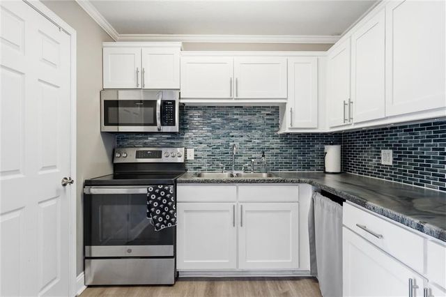1825 Brook Street, Lawrence, KS 66044