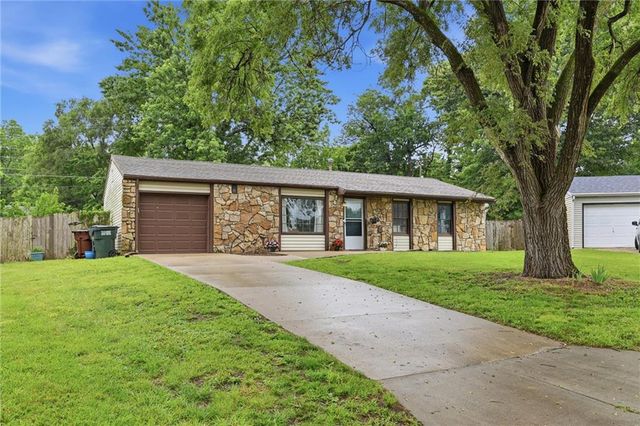 1825 Brook Street, Lawrence, KS 66044
