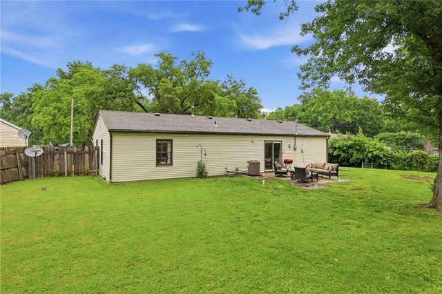1825 Brook Street, Lawrence, KS 66044