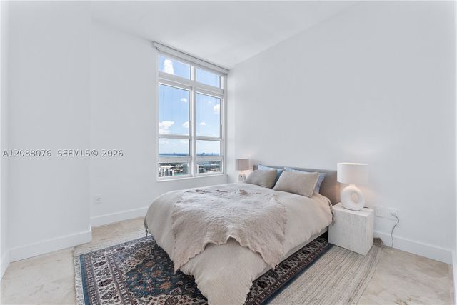 950 Brickell Bay Dr 5506, Miami, FL 33131