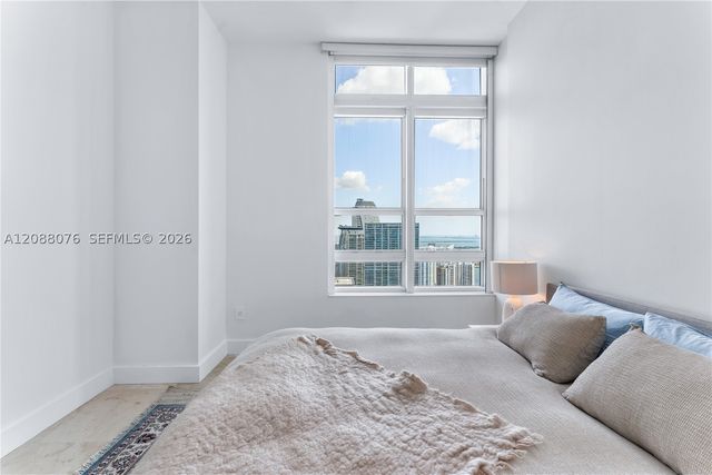 950 Brickell Bay Dr 5506, Miami, FL 33131