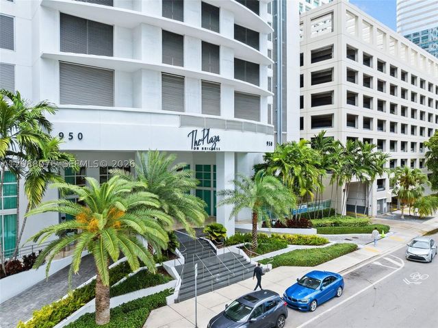 950 Brickell Bay Dr 5506, Miami, FL 33131