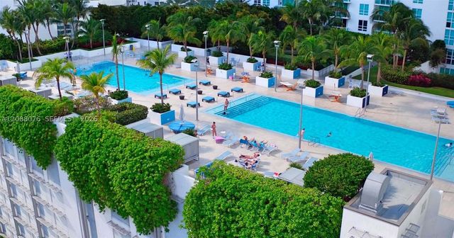 950 Brickell Bay Dr 5506, Miami, FL 33131