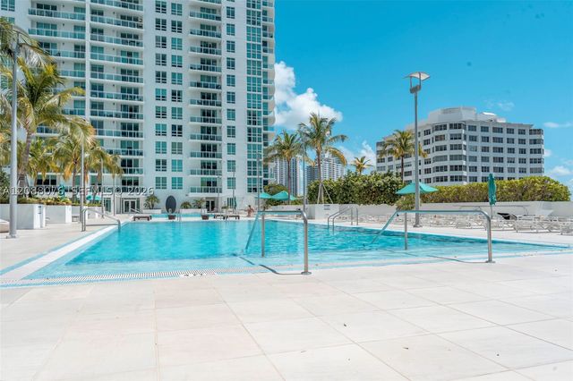 950 Brickell Bay Dr 5506, Miami, FL 33131